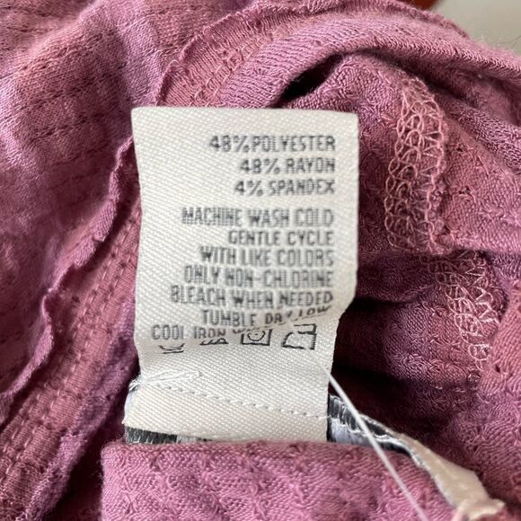 NWT American Rag Long Sleeve V-Neck Top Size XS - Picture 9 of 9